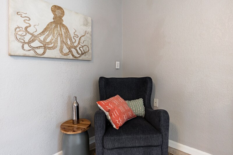 Building Photo - 85 7th St N