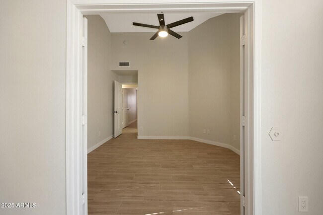 Building Photo - 5616 E Gelding Dr