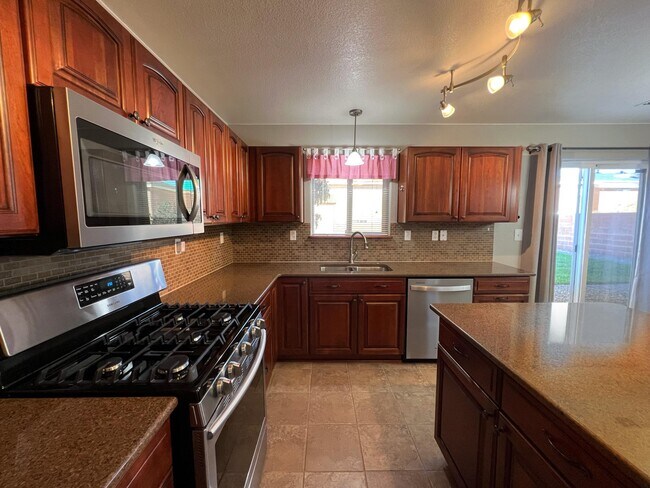 Building Photo - 10504 Woodquail Dr NW