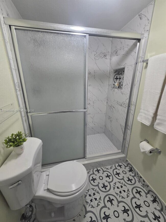 Building Photo - 367 W 33rd St