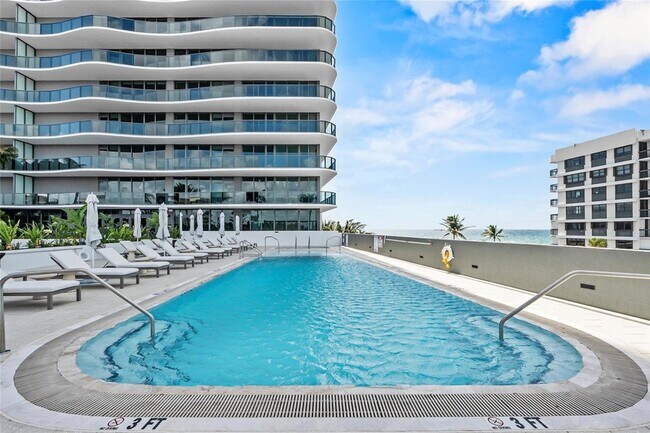 Building Photo - 900 N Ocean Blvd