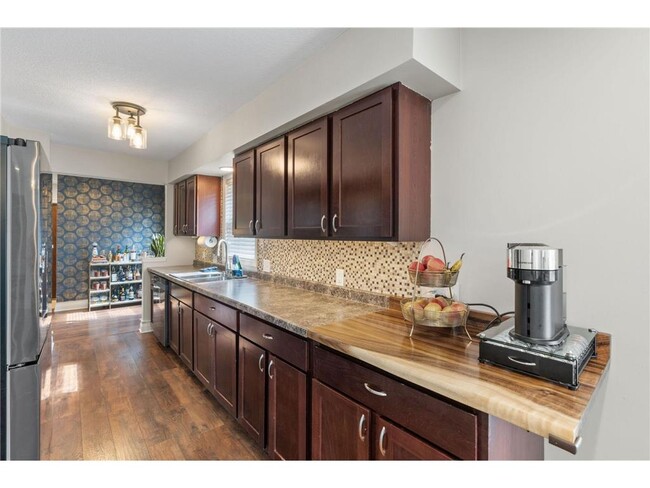 Building Photo - 263 Lexington Parkway S
