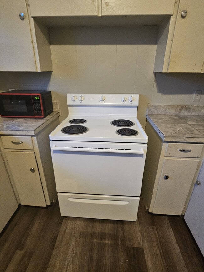 Building Photo - 101 Sibbie Ct