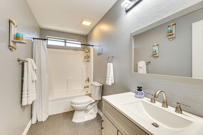 Building Photo - 3552 N Excalibur Pl