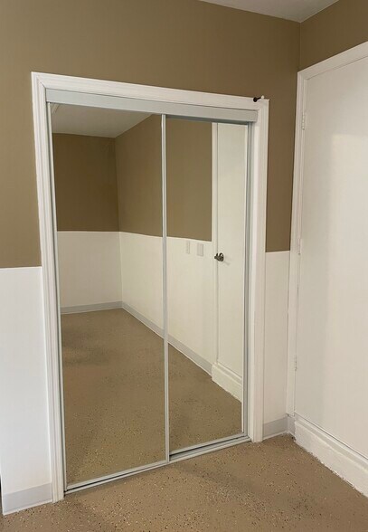 Closet - 3715 7th St W