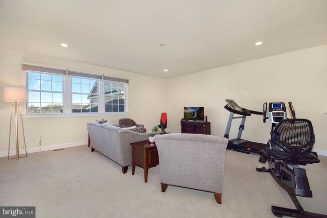 Building Photo - 71 Creekview Ln