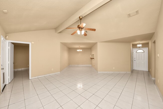 Building Photo - 10711 Forest Leaf Dr