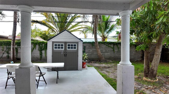 Building Photo - 15831 SW 106th Ave