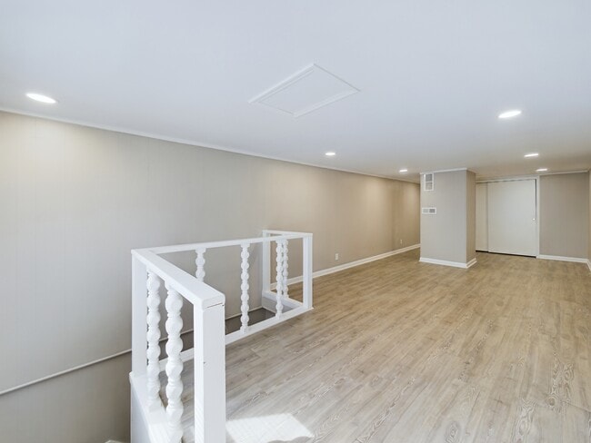 Building Photo - 112 Brady Ln