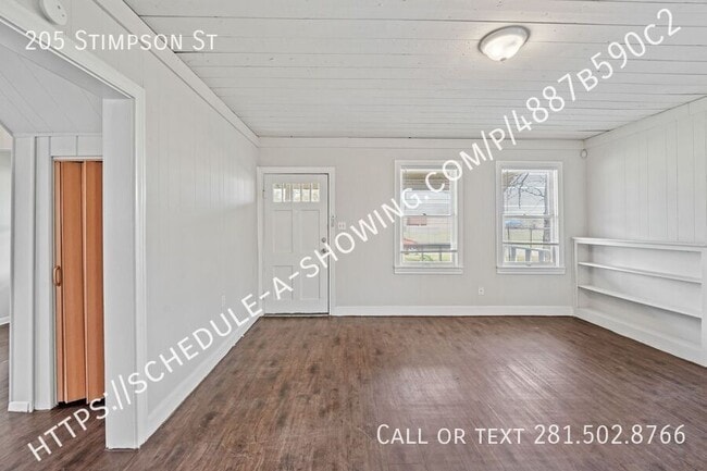 Building Photo - 205 Stimpson St