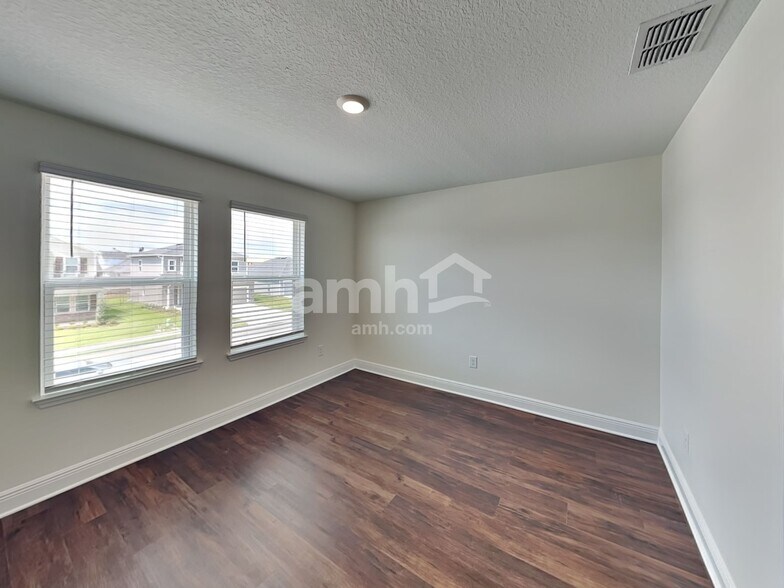 Building Photo - 14530 Cedar Mill Dr