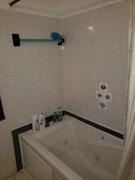 Building Photo - 1922 Jefferson St