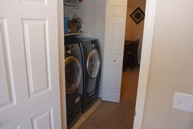 Building Photo - 2421 Owens Ave