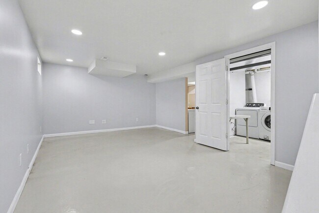 Building Photo - 3036 Forest Creek Ct