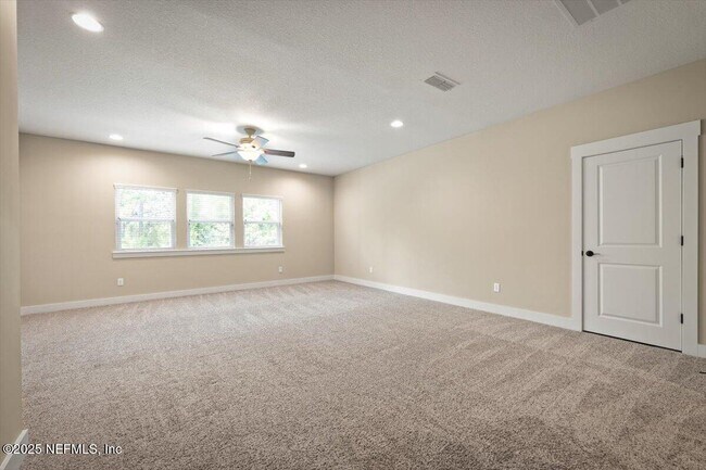 Building Photo - 305 Seahill Dr