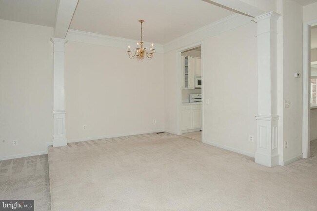 Building Photo - 6862 Alicia Ct