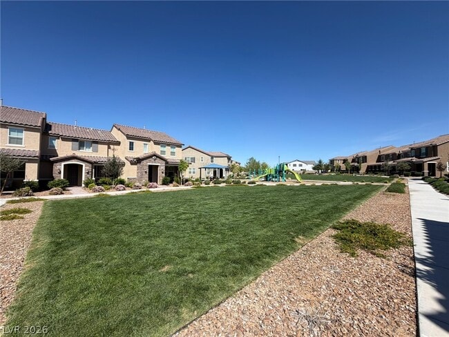 Building Photo - 2283 Teatro Ave