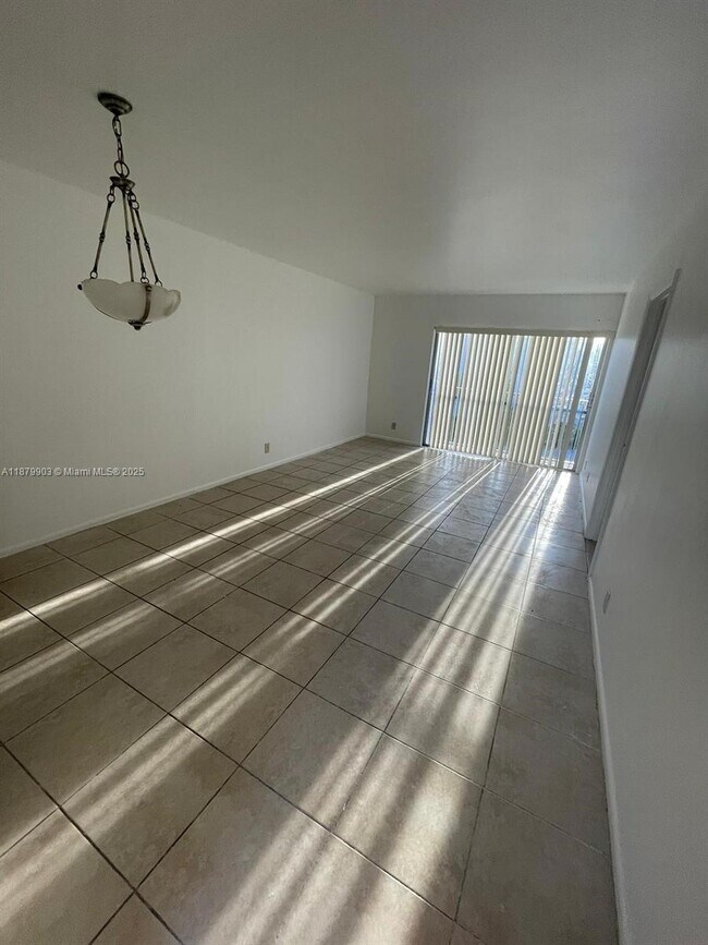 Building Photo - 8610 N Sherman Cir