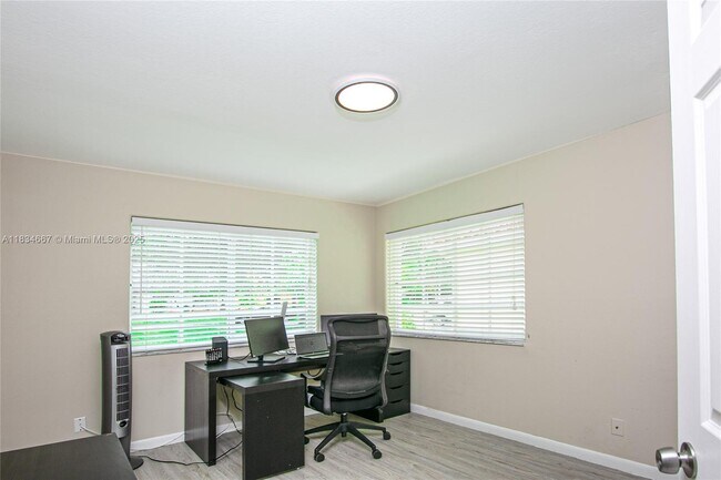 Building Photo - 1049 Laguna Springs Dr
