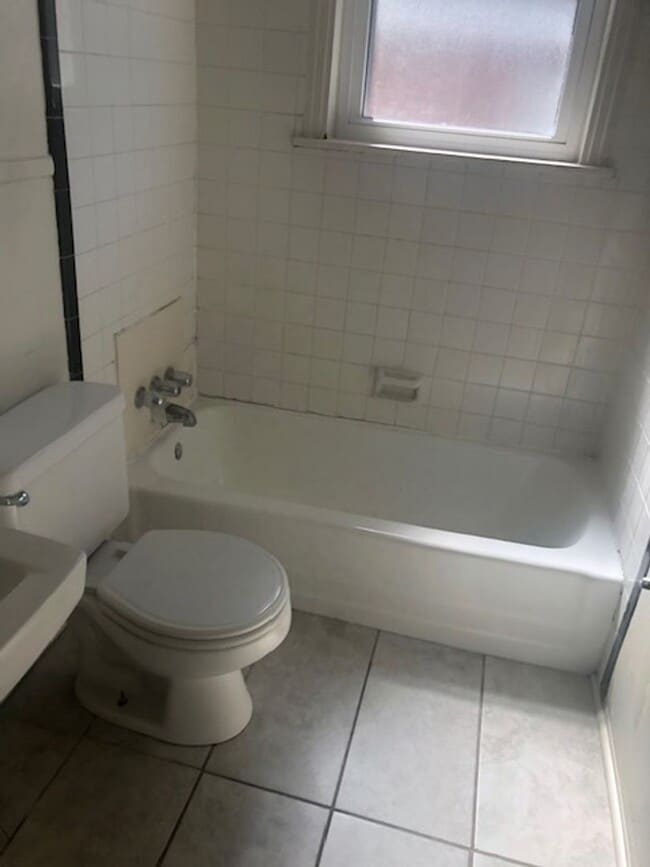 Building Photo - dgr521