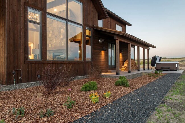 Building Photo - 2406 Tamarack Trail