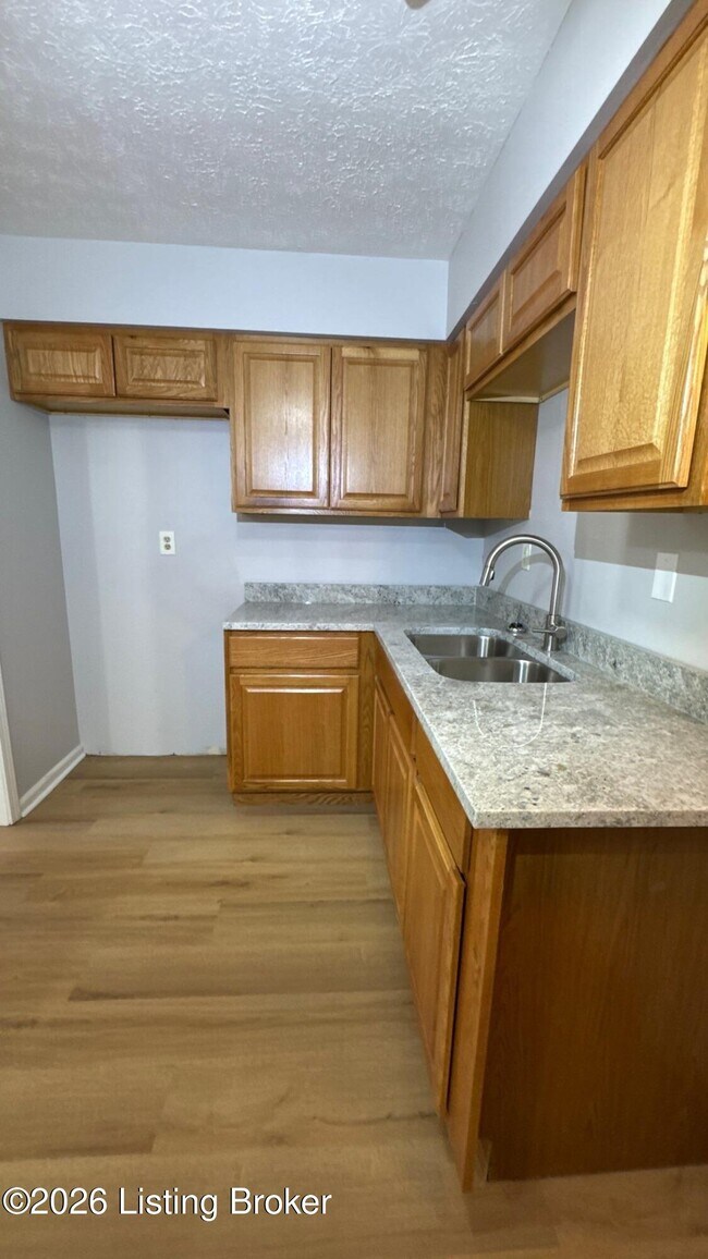 Building Photo - 7008 Wildwood Cir