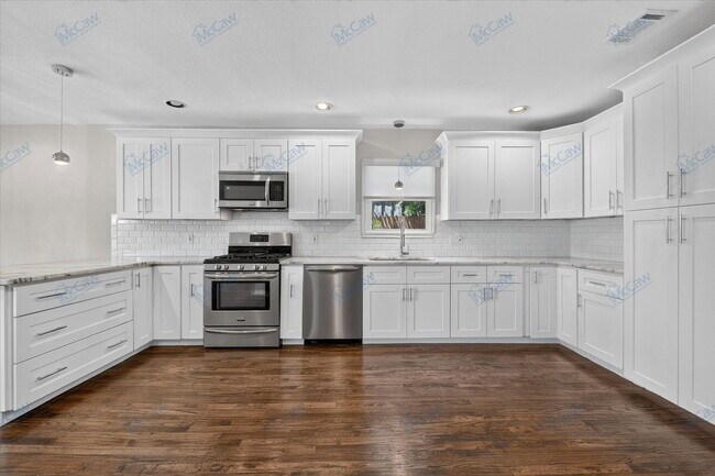 Building Photo - 4727 Wateka Dr