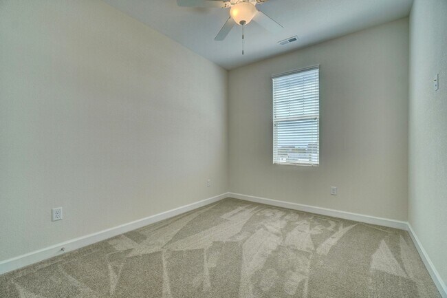 Building Photo - Available 08-05-25! Coastal Luxury Townhom...