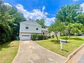 Building Photo - 10680 Mortons Crossing