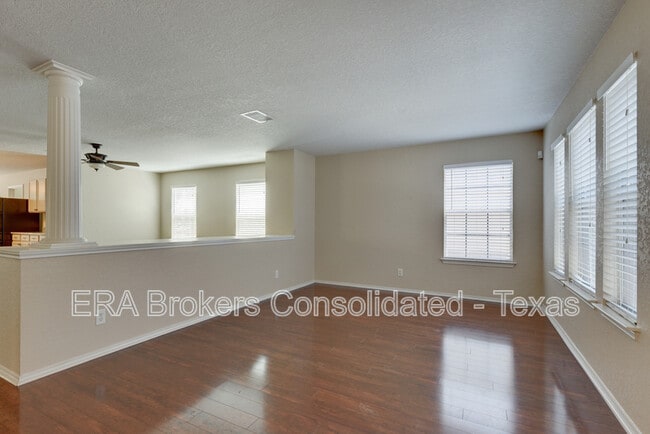 Building Photo - 16734 Basin Oak