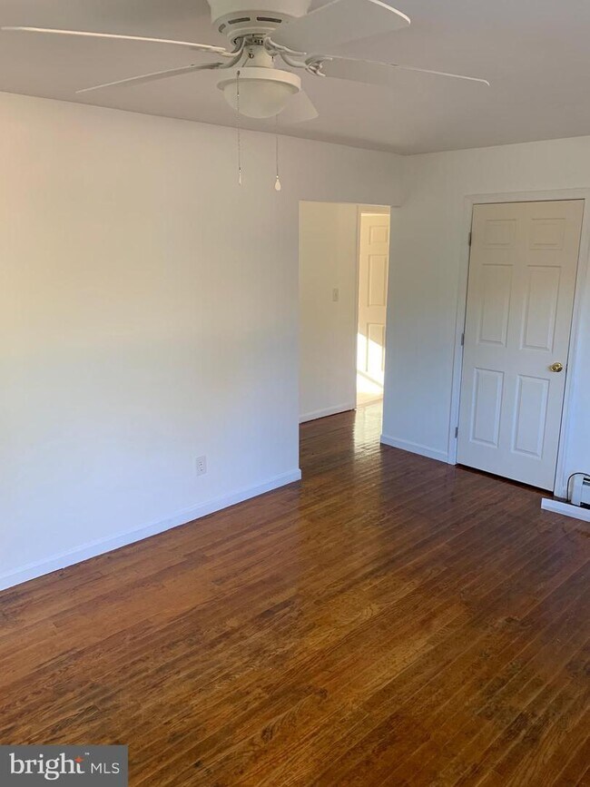 Building Photo - 48555 Beachville Rd