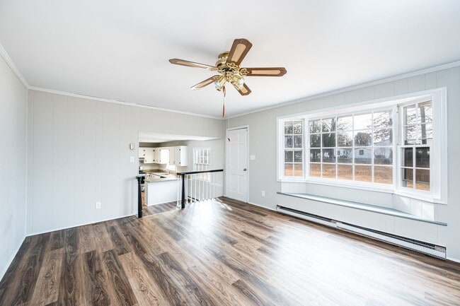 Building Photo - Beautiful Hopewell Move In Ready Home!