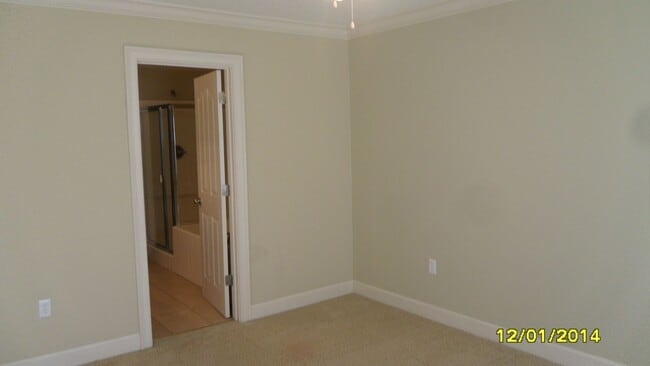 Building Photo - 3406GBarack