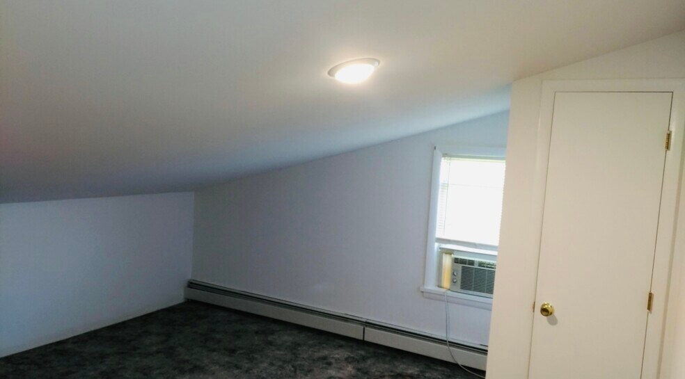 bedroom 2 - 621 E Northampton St