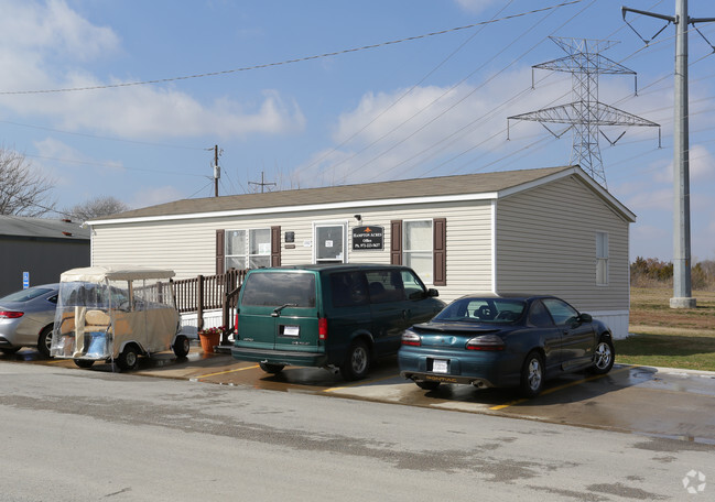 Building Photo - Hampton Acres