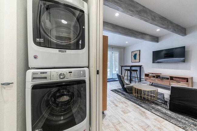 Building Photo - 36 RC