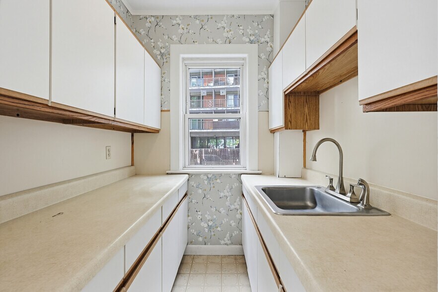 Building Photo - 30 Stone Ave