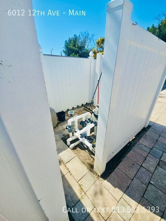 Building Photo - 6012 12th Ave