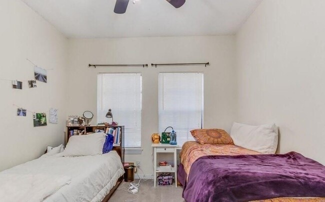 Building Photo - 2216 San Gabriel St