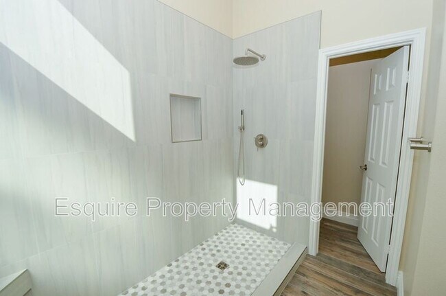 Building Photo - 7648 Jackson St