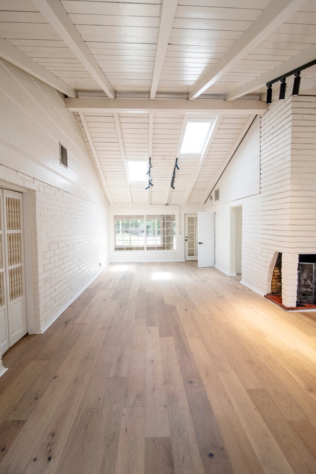 Building Photo - 12335 Tiara St