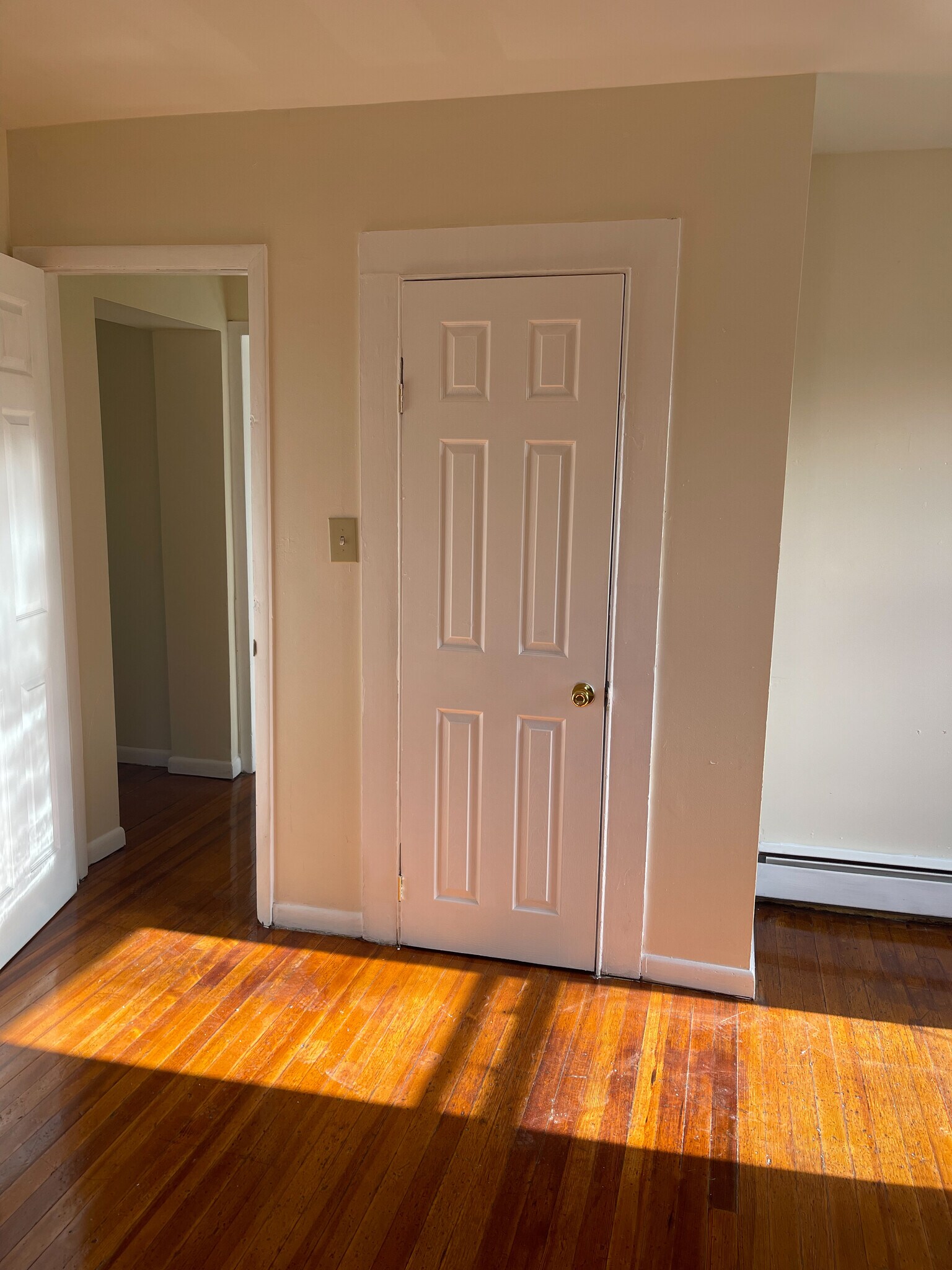 Building Photo - 24 Garden St