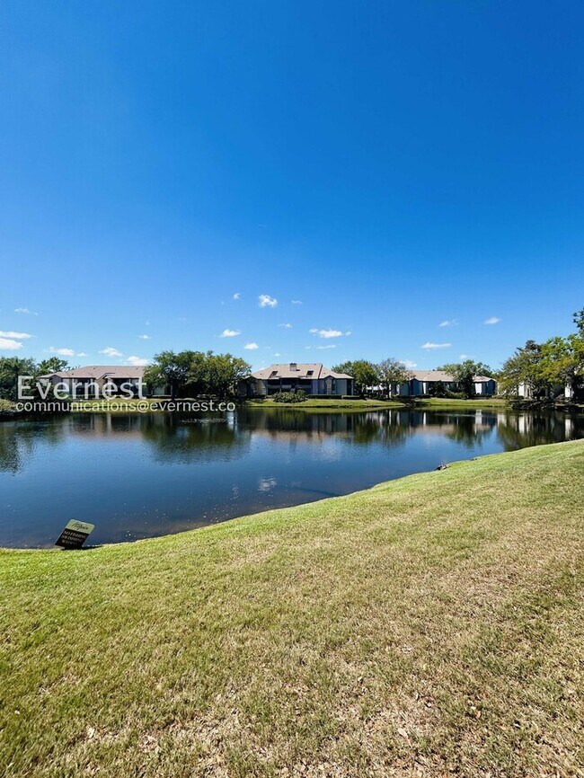 Building Photo - 10265 Gandy Blvd N