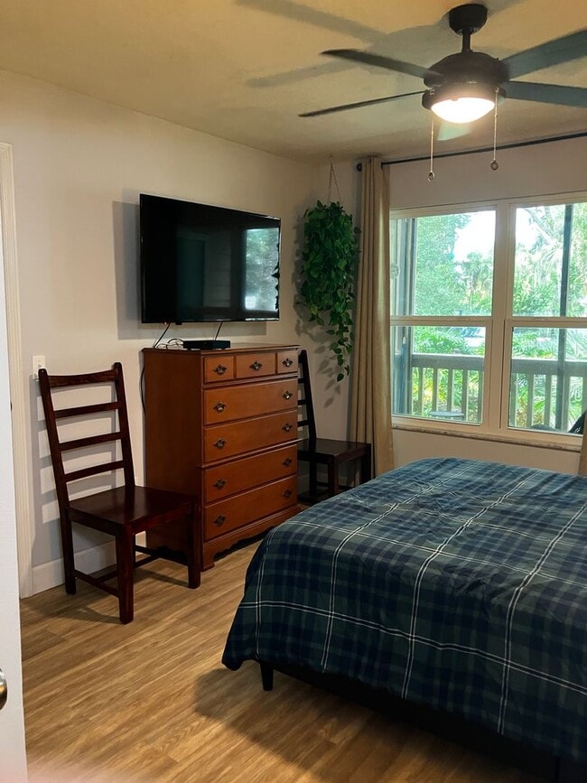 Building Photo - Gorgeous condo in the beautiful Preserves ...