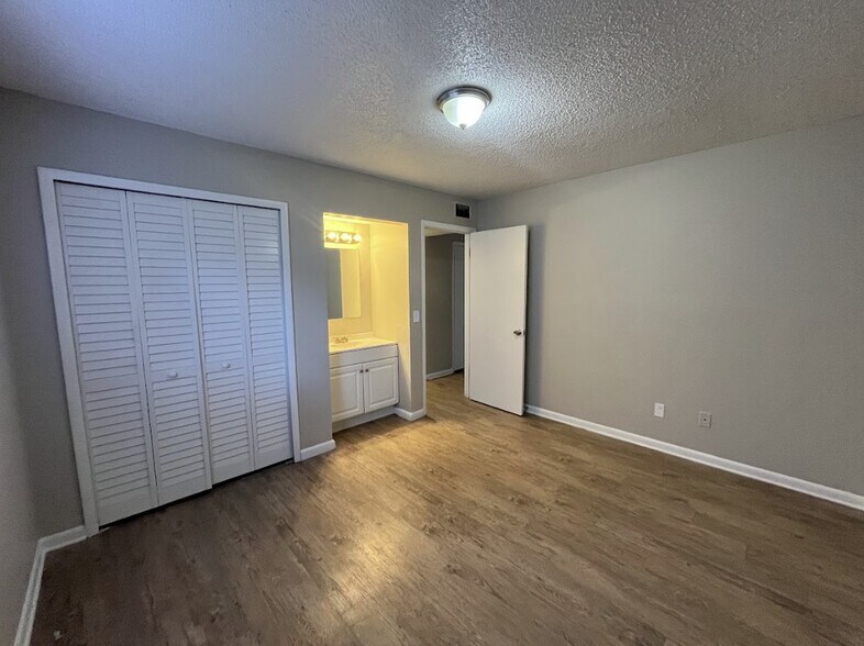Building Photo - 5324 Westchase Ct