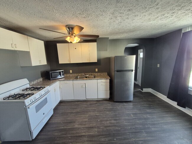 Building Photo - 348 Berry Ave