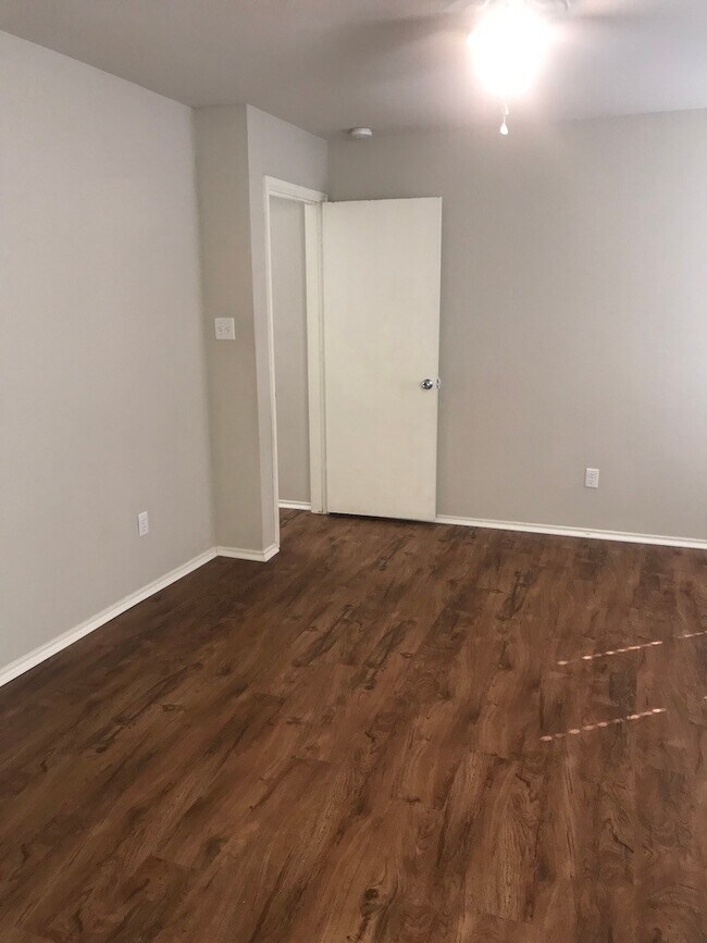 Building Photo - GREAT HOME! GREAT LOCATION