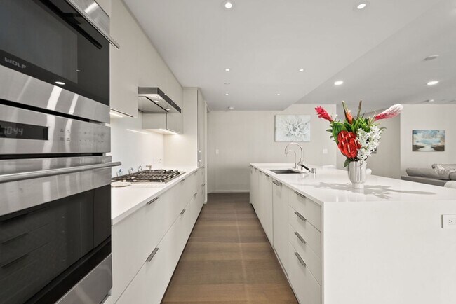 Building Photo - Park Lane Getaway by Gather: 2BR Oceanview...