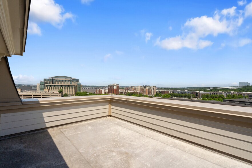 Building Photo - 500 Overlook Park Dr