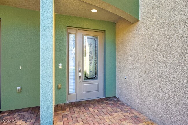 Building Photo - 3211 Cottonwood Bend